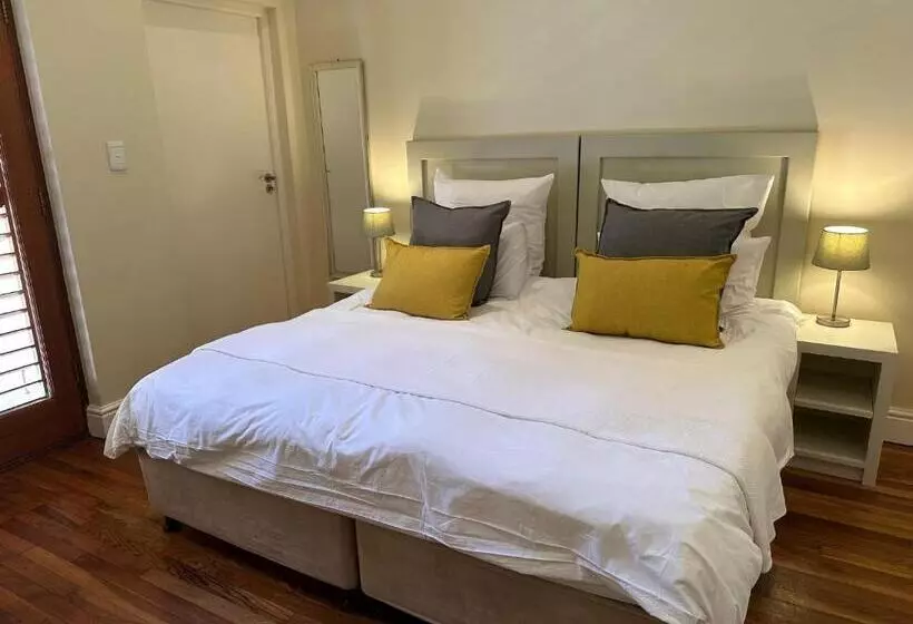 Loloho Lodge   24h Solar Power