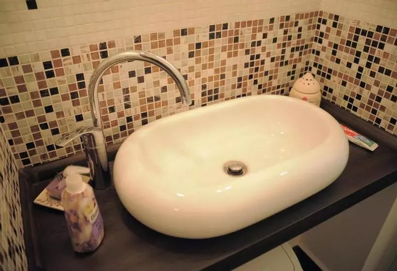 Vintage Downtown Hostel