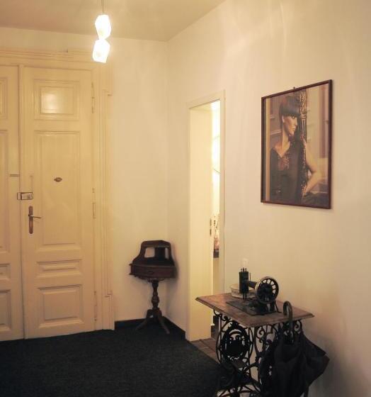 Vintage Downtown Hostel