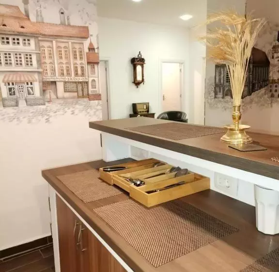 Vintage Downtown Hostel