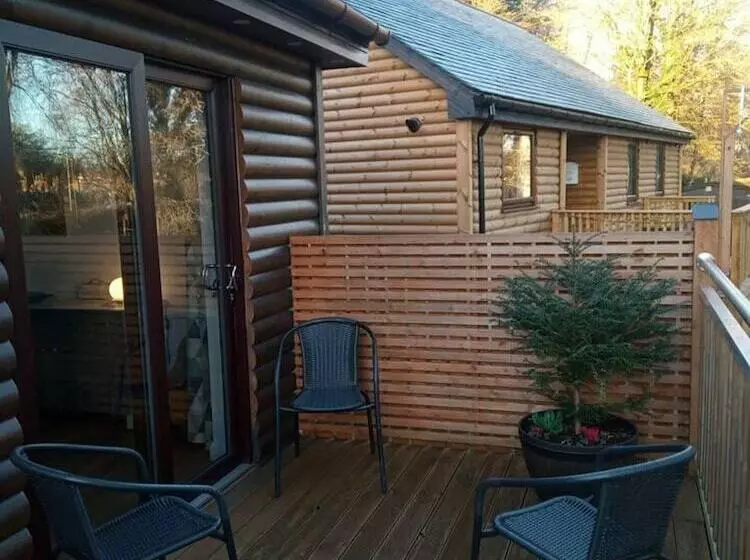 Charming Lodge,cosy, Comfortable,ideal Location