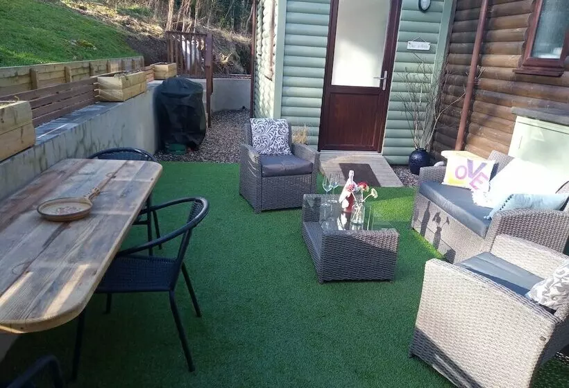 Charming Lodge,cosy, Comfortable,ideal Location