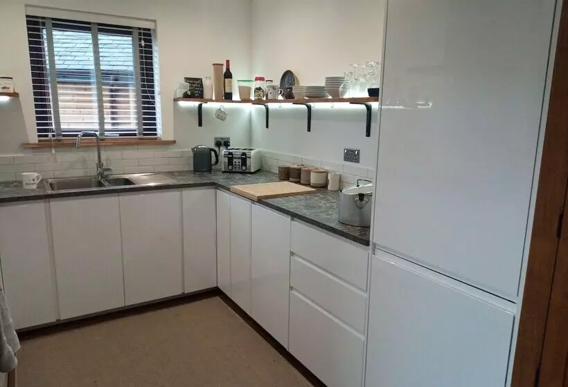 Charming Lodge,cosy, Comfortable,ideal Location