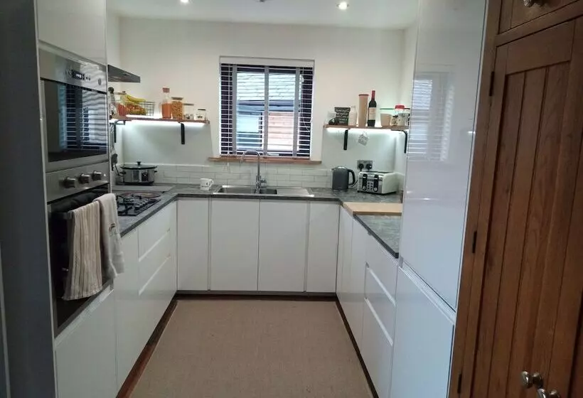 Charming Lodge,cosy, Comfortable,ideal Location