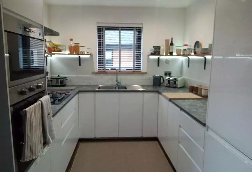 Charming Lodge,cosy, Comfortable,ideal Location