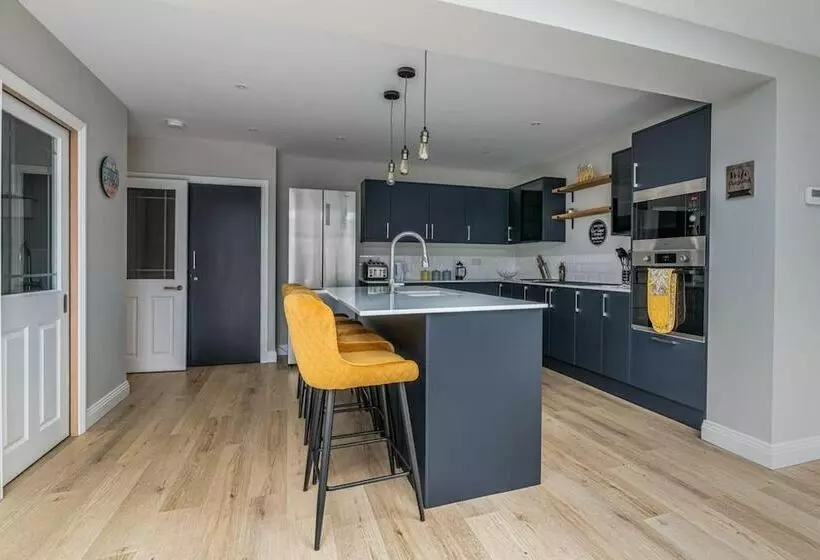 New Stunning 3bd Family Home Seaford, East Sussex