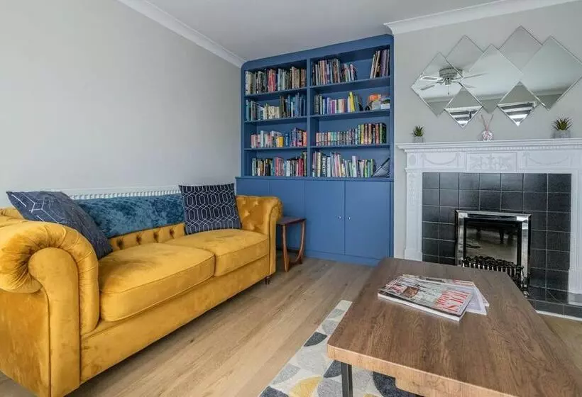 New Stunning 3bd Family Home Seaford, East Sussex