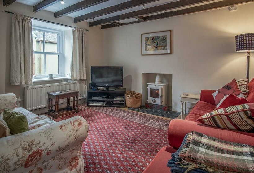 Poppy Cottage  3 Bed Cottage  Pembroke