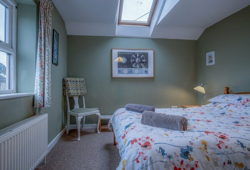 Poppy Cottage  3 Bed Cottage  Pembroke