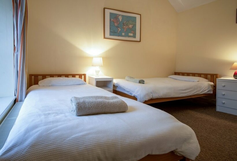 Poppy Cottage  3 Bed Cottage  Pembroke