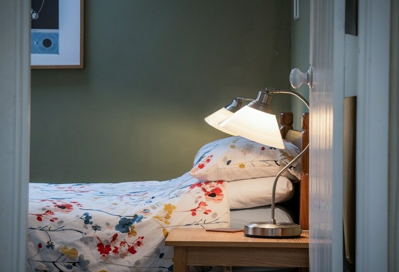 Poppy Cottage  3 Bed Cottage  Pembroke