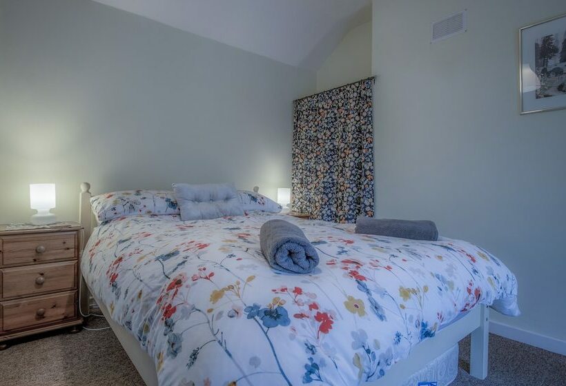 Poppy Cottage  3 Bed Cottage  Pembroke