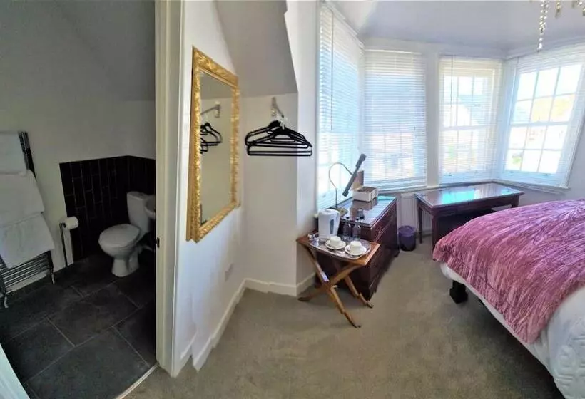 Bed and Breakfast White Stag Lodge