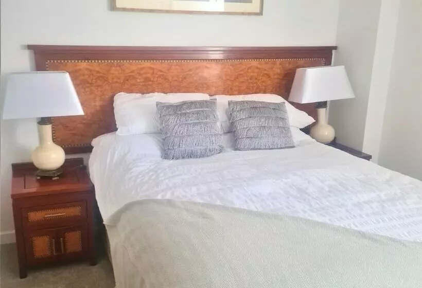 Bed and Breakfast White Stag Lodge