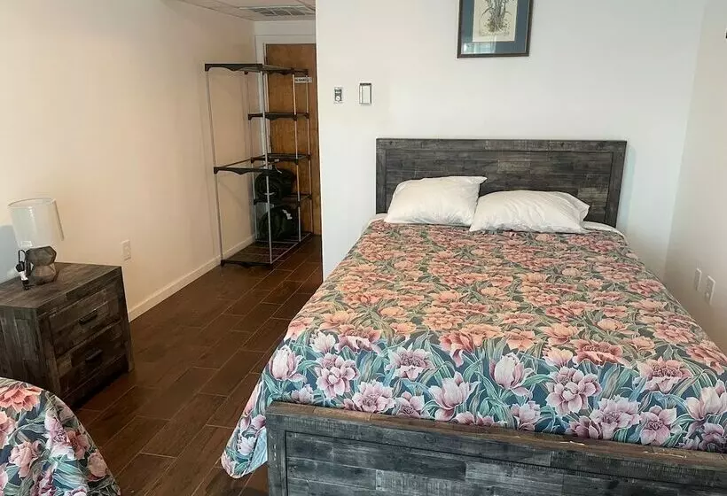 ホテル Rolling Pines Golf & Banquet Facility