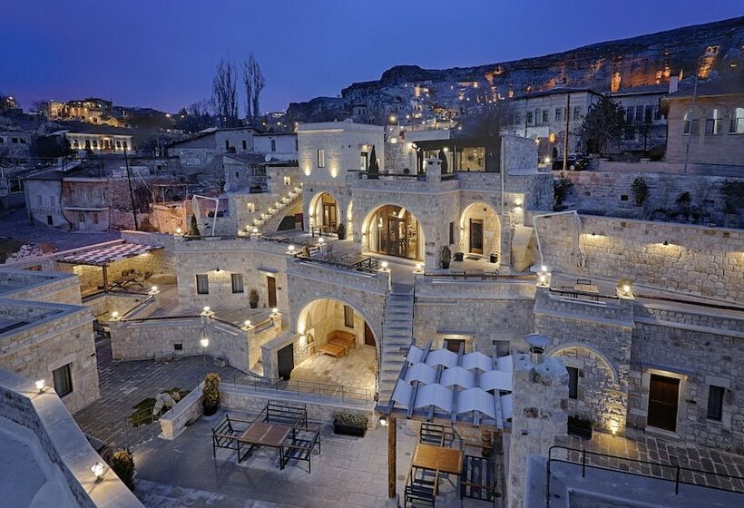 هتل Solem Cave Suites