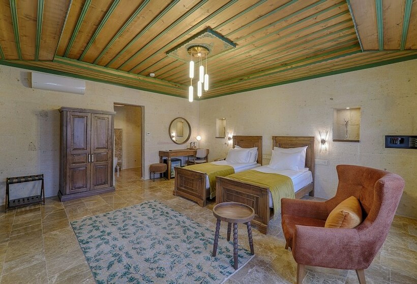 هتل Solem Cave Suites