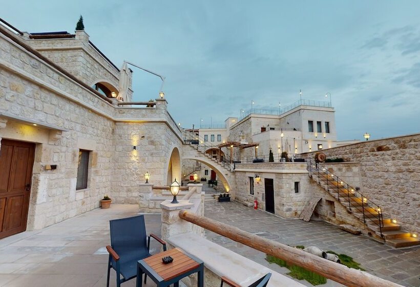 هتل Solem Cave Suites