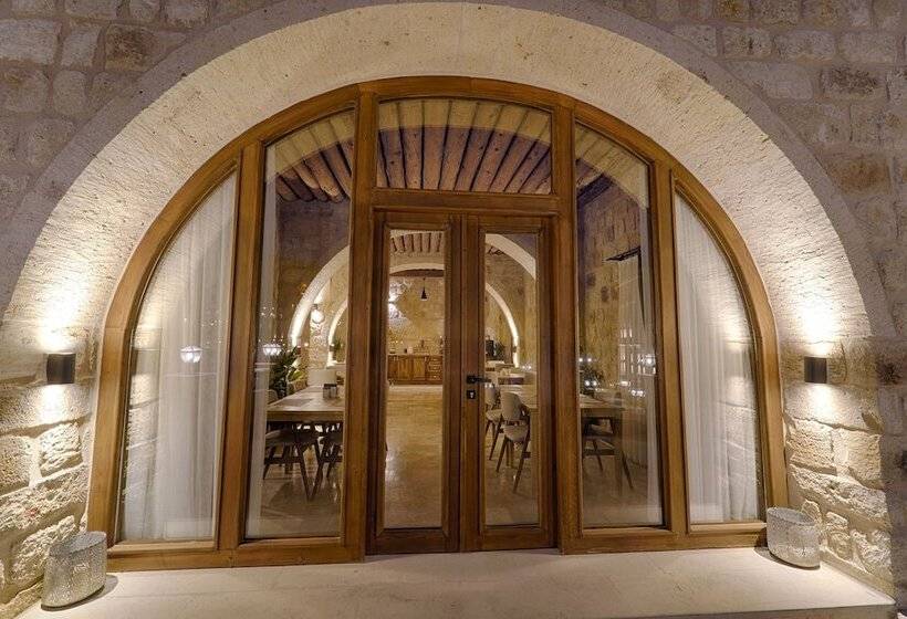 هتل Solem Cave Suites