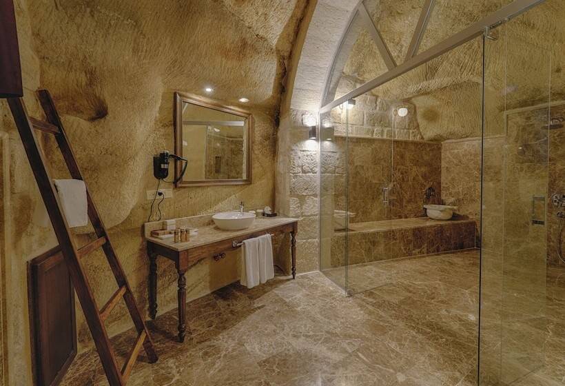 هتل Solem Cave Suites