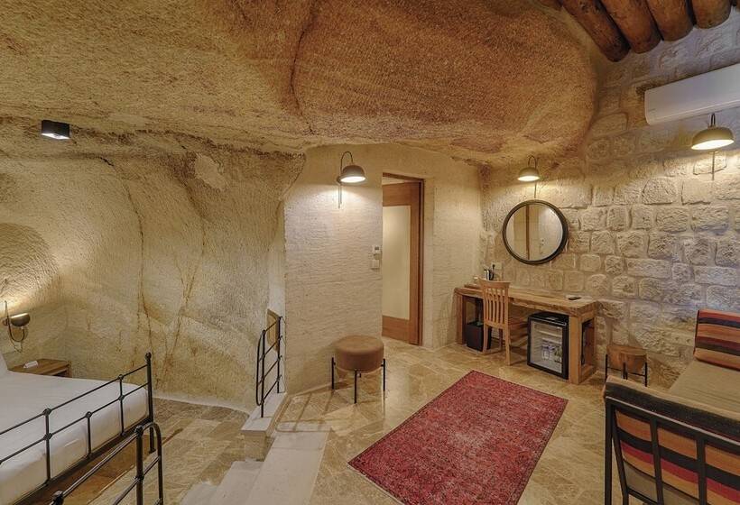 هتل Solem Cave Suites