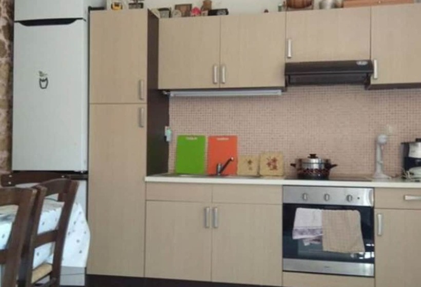 Farmhouses. 5 Guests 2 Bedrooms 3 Beds1 Bathroom