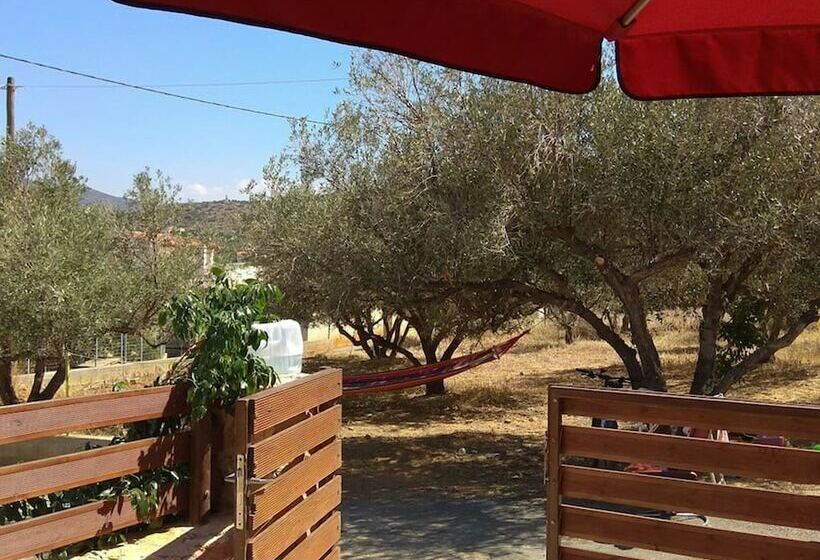 Farmhouses. 5 Guests 2 Bedrooms 3 Beds1 Bathroom