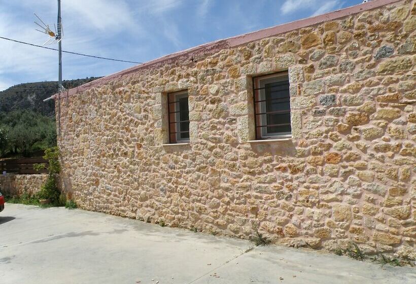 Farmhouses. 5 Guests 2 Bedrooms 3 Beds1 Bathroom