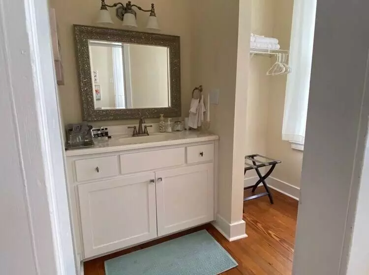 Aamiaismajoitus (B&B) The King S Daughters B And B On The Bluff Overlooking The Mighty Mississippi