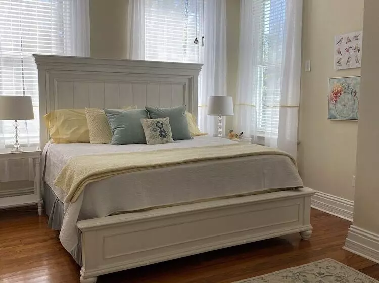 Aamiaismajoitus (B&B) The King S Daughters B And B On The Bluff Overlooking The Mighty Mississippi