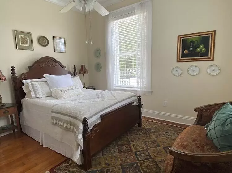 Aamiaismajoitus (B&B) The King S Daughters B And B On The Bluff Overlooking The Mighty Mississippi