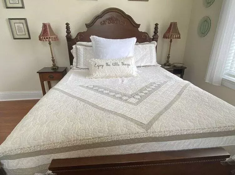 Aamiaismajoitus (B&B) The King S Daughters B And B On The Bluff Overlooking The Mighty Mississippi