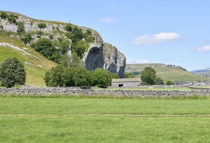 فندق The Tennants Arms