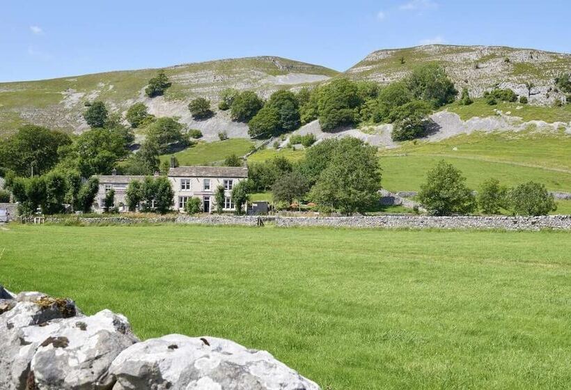 فندق The Tennants Arms