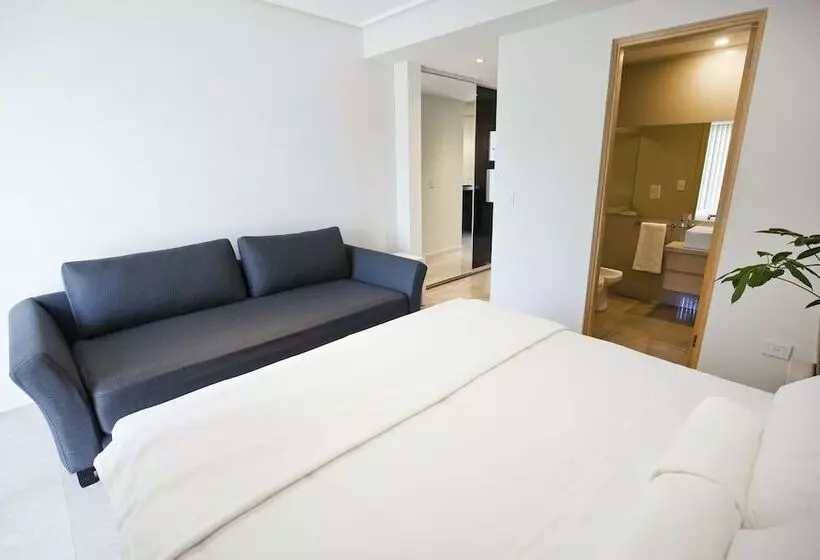 Le Montreal Apartments