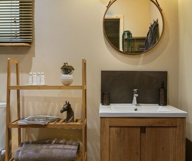 Luxury Cabin With Hot Tub