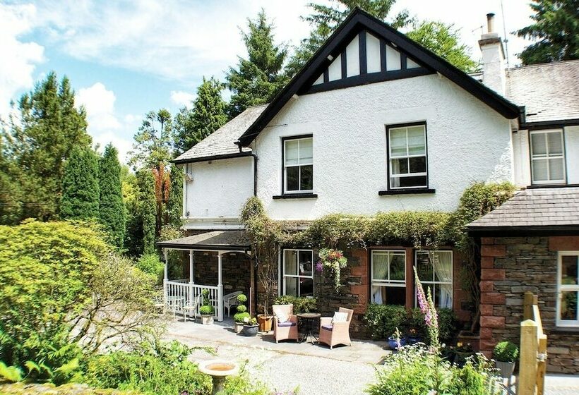 بنسيون Lakes End Guest House