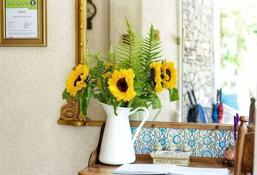 ペンション Lakes End Guest House