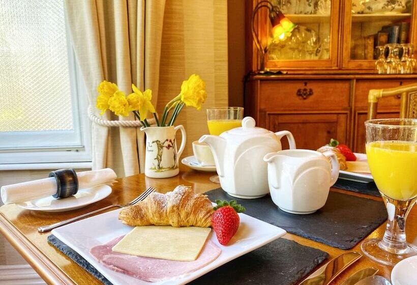 بنسيون Lakes End Guest House