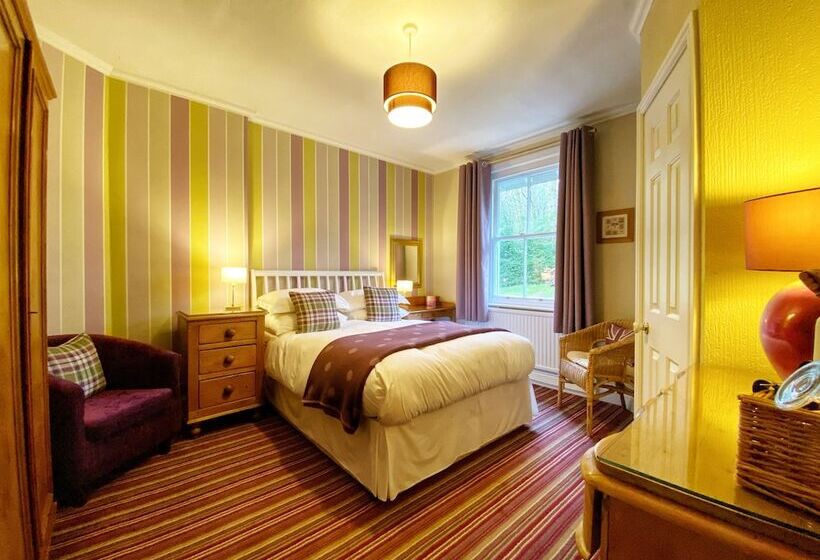 بنسيون Lakes End Guest House