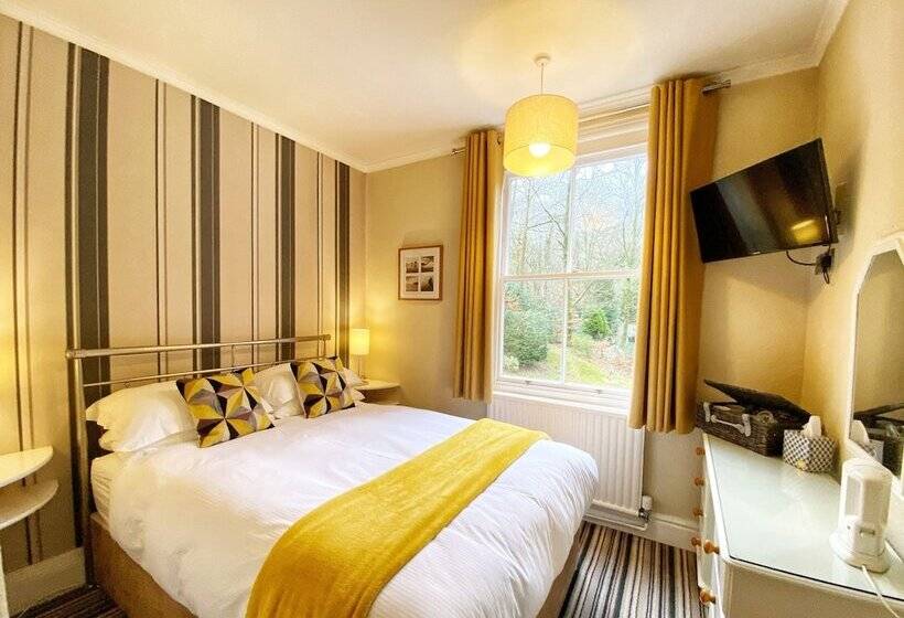 بنسيون Lakes End Guest House