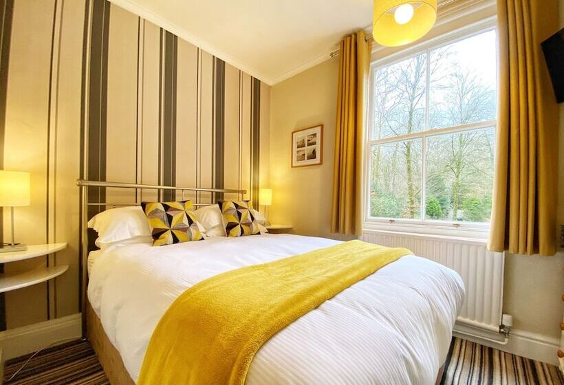 بنسيون Lakes End Guest House