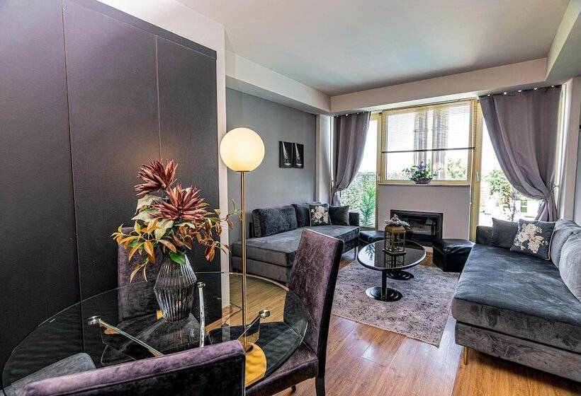 Отель Golden Suites & Spa