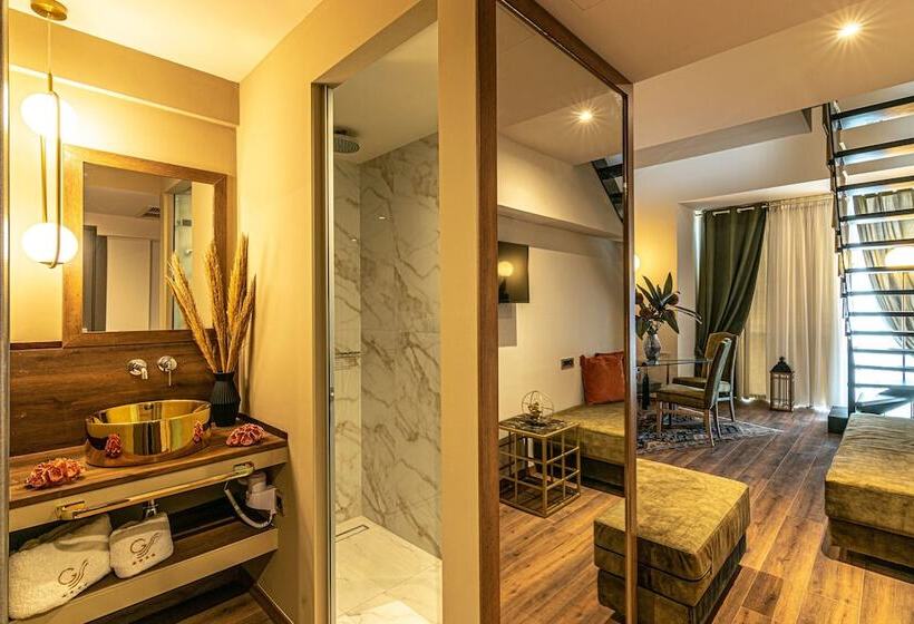 Отель Golden Suites & Spa