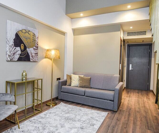 Отель Golden Suites & Spa