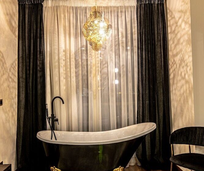 Отель Golden Suites & Spa