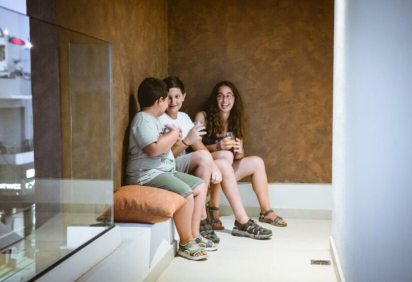 Antel Suites & Apartments