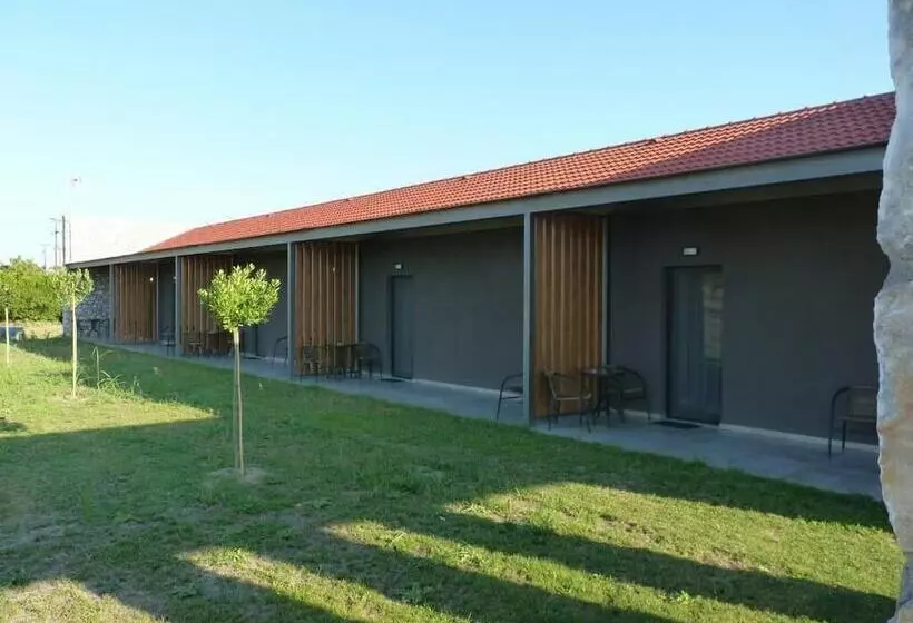 ベッドアンドブレックファースト Comfort Suites & Rooms