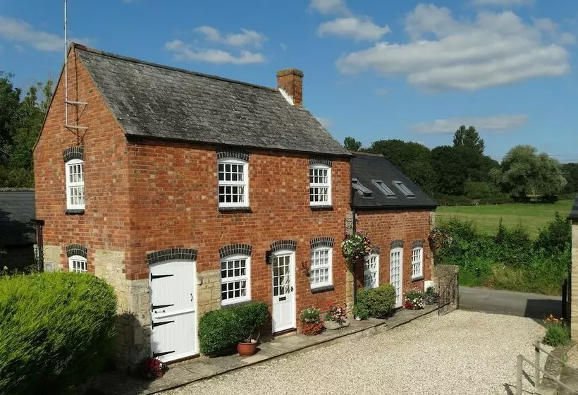 Lovely Quiet Cottage In Kemerton!