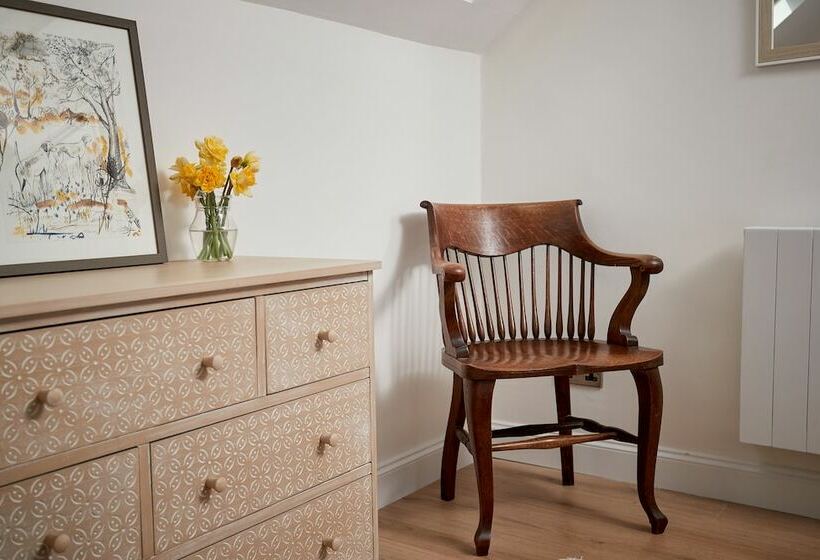 Lovely Quiet Cottage In Kemerton!